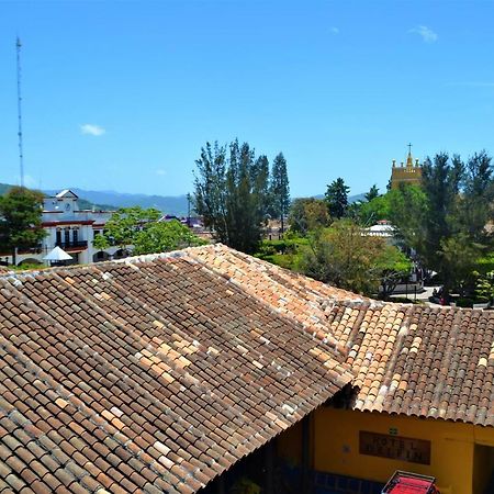 Hotel Delfin Comitan Exterior photo