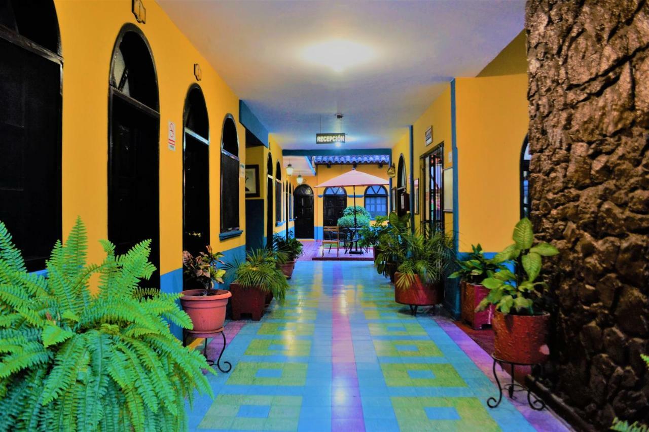 Hotel Delfin Comitan Exterior photo